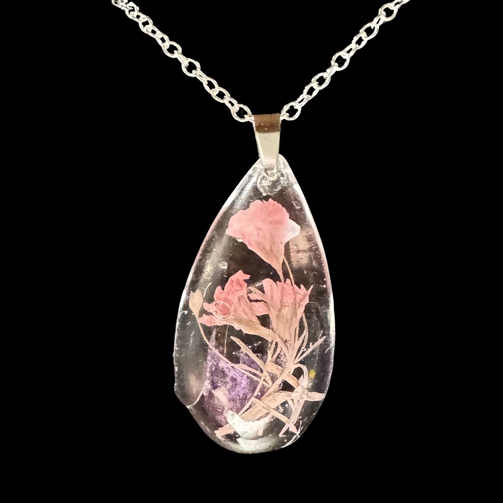 Floral Pendant Necklace
